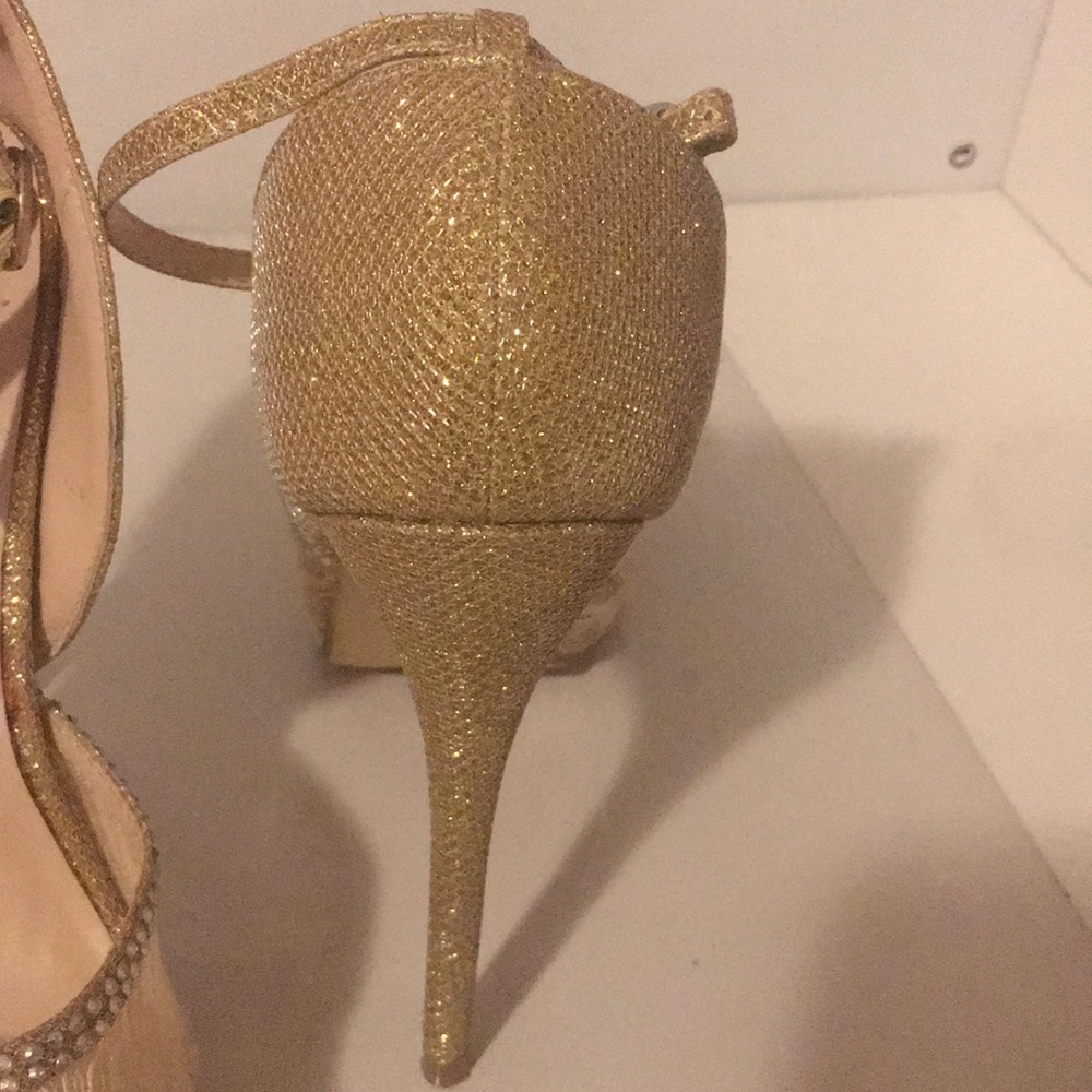 Heels - Picture 3 of 4